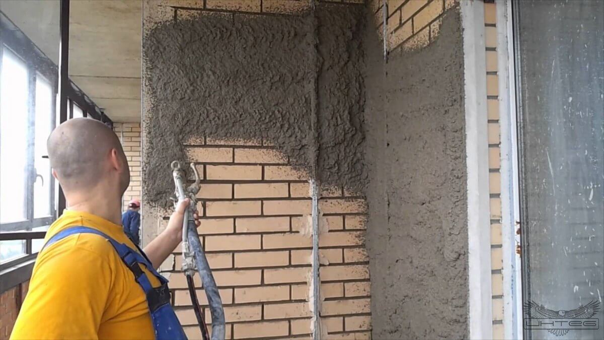 Как оштукатурить кирпичную стену цементным раствором на улице бетон перевоз